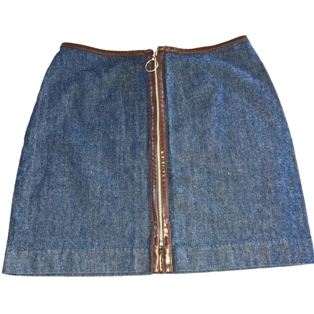 Old Navy Y2K Denim & faux leather skirt size 1